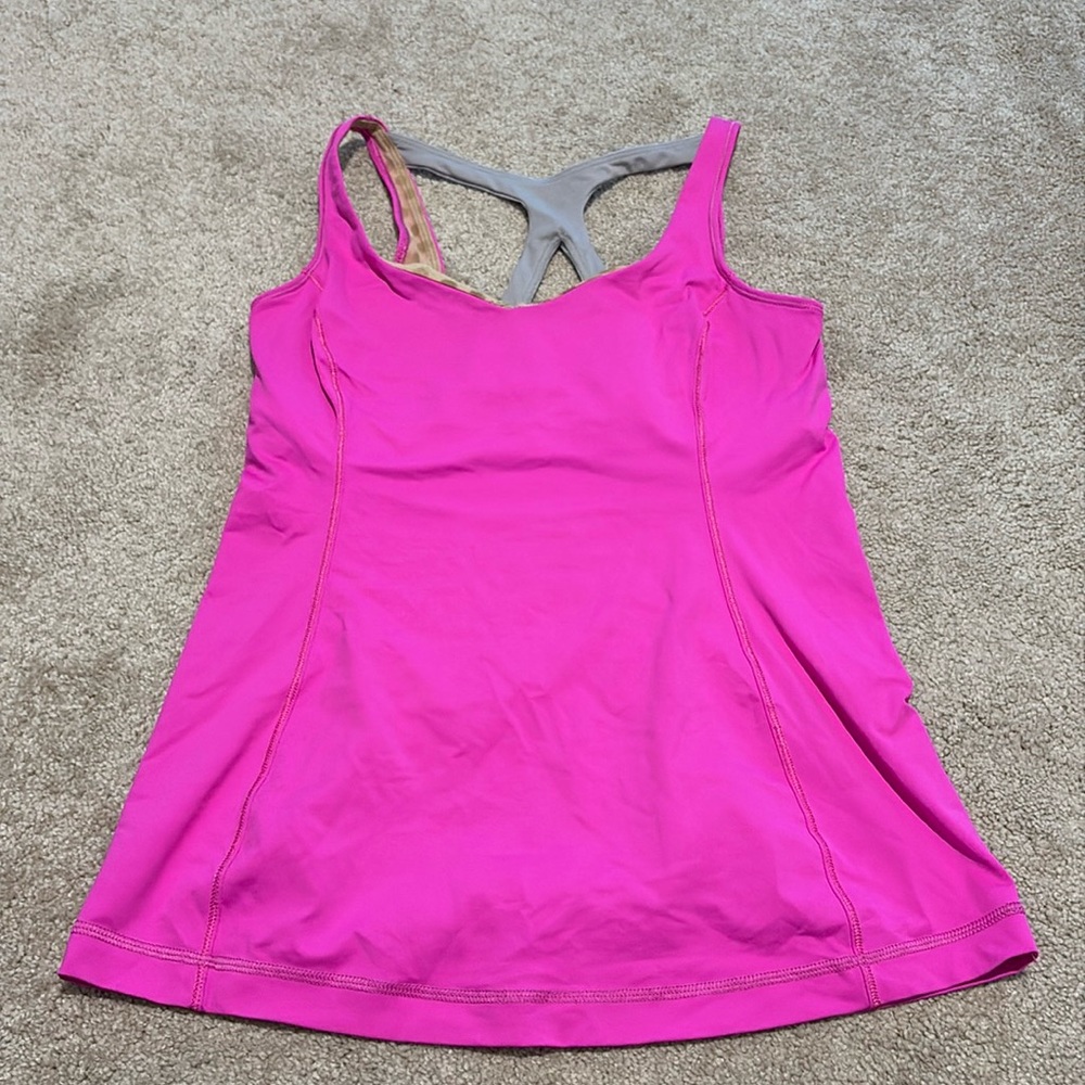 Lululemon tank with built in bra, size 8